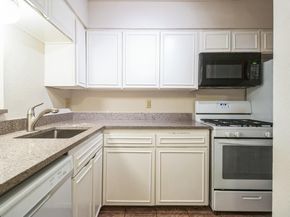 7920 Rockwood LN 202, Austin TX 78757