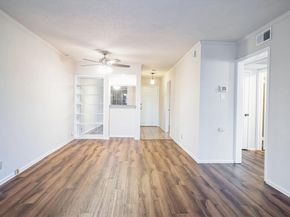 7920 Rockwood LN 202, Austin TX 78757