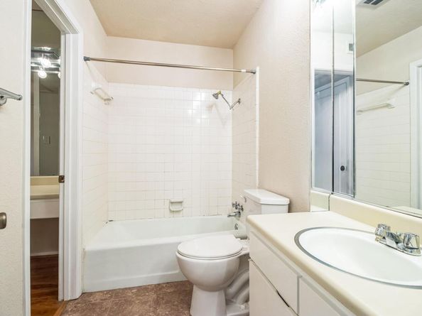 7920 Rockwood LN 202, Austin TX 78757
