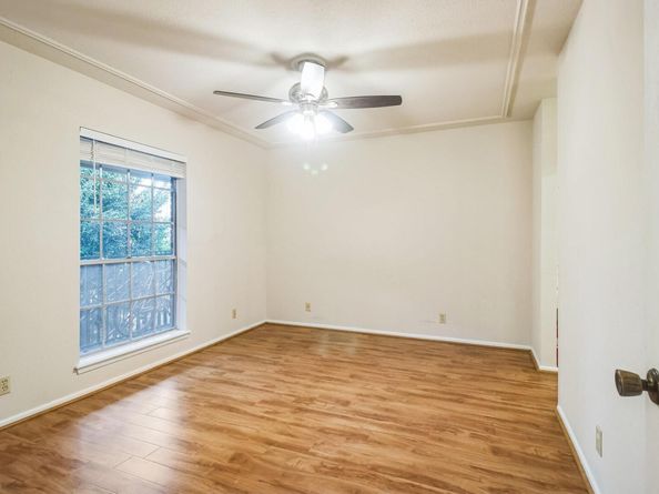 7920 Rockwood LN 202, Austin TX 78757