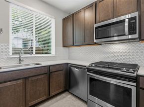 801 N Bluff DR 33, Austin TX 78745
