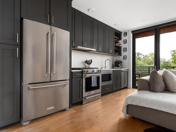 900 S 1st ST 320, Austin TX 78704