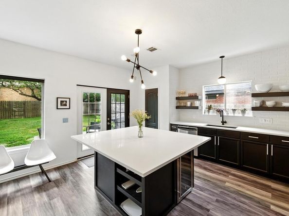 6804 Gabion DR, Austin TX 78749
