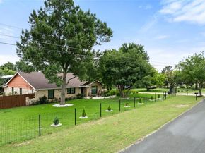 301 Oak Ridge RD, Georgetown TX 78628