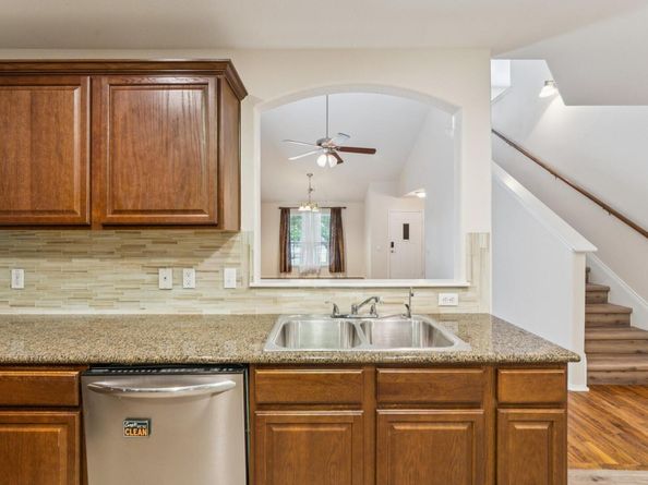9004 Postvine DR, Austin TX 78724