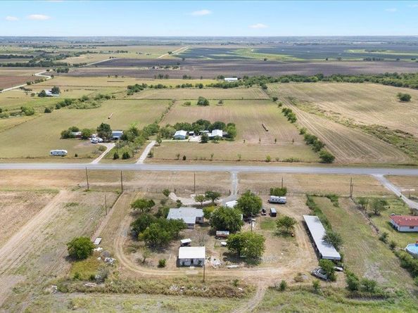 19016 Fm 973 N, Coupland TX 78615