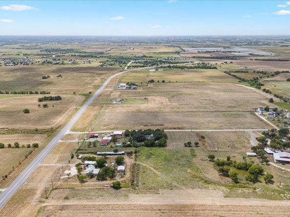 19016 Fm 973 N, Coupland TX 78615