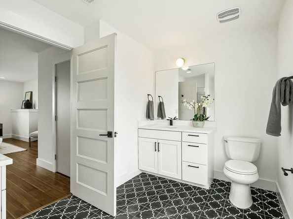 1104 Marcy ST B, Austin TX 78745