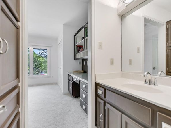 5622 Parade RDG, Austin TX 78731