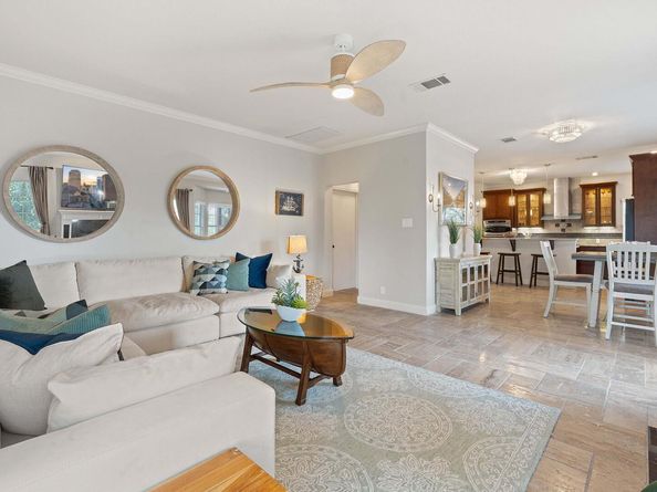 409 Explorer, Lakeway TX 78734