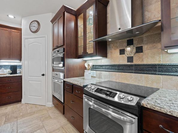 409 Explorer, Lakeway TX 78734
