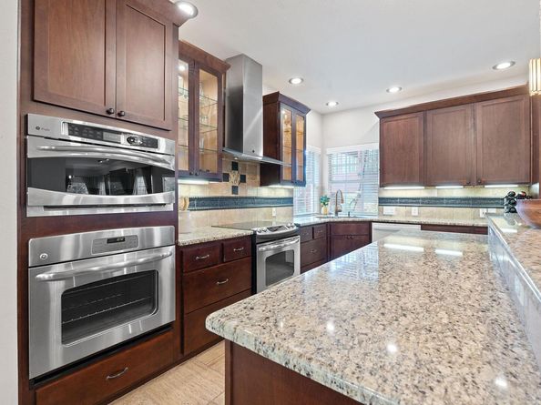 409 Explorer, Lakeway TX 78734