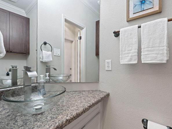 409 Explorer, Lakeway TX 78734