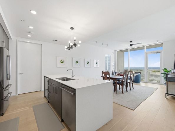 301 West Ave 2906, Austin TX 78701
