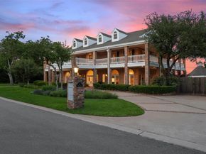 12 Hedge LN, Austin TX 78746