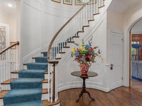 12 Hedge LN, Austin TX 78746