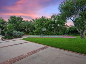 12 Hedge LN, Austin TX 78746