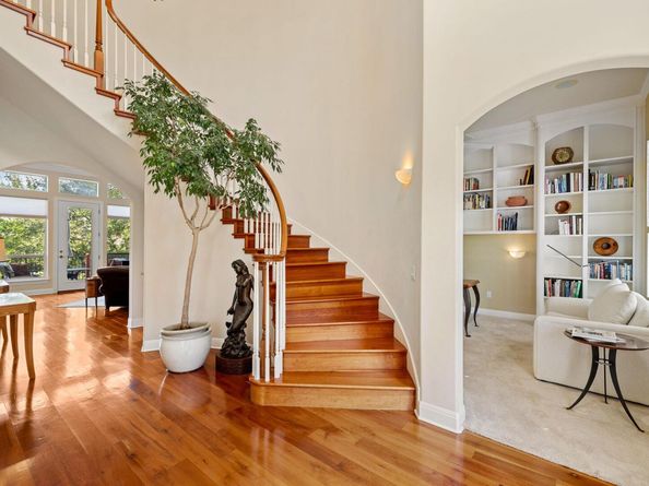 3322 Far View DR, Austin TX 78730