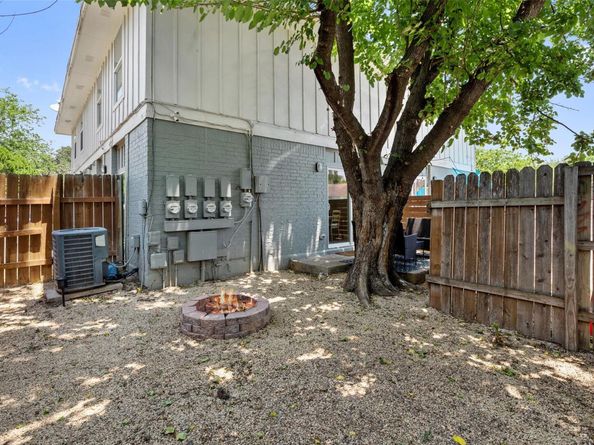 1307 Southport DR B, Austin TX 78704