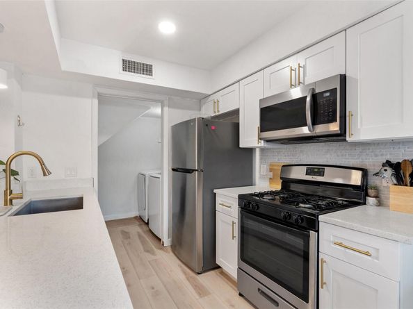 1307 Southport DR B, Austin TX 78704