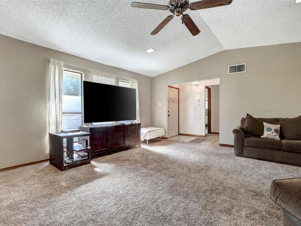 10808 Pinehurst Dr A, Austin TX 78747