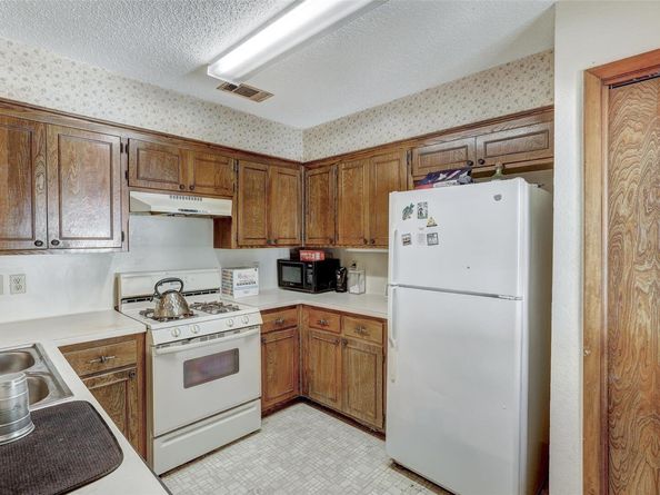 10808 Pinehurst Dr A, Austin TX 78747