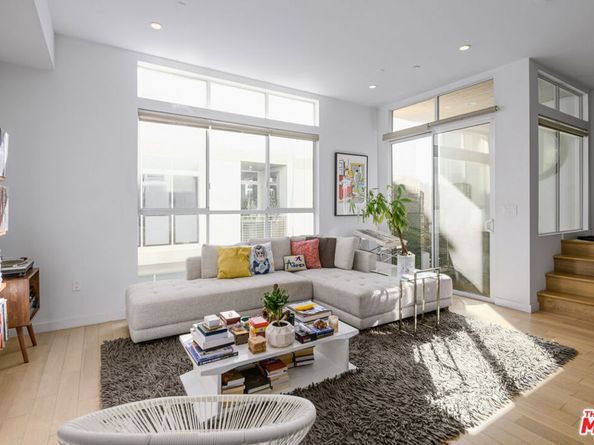 6733 W Hepburn Way, Los Angeles CA 90038