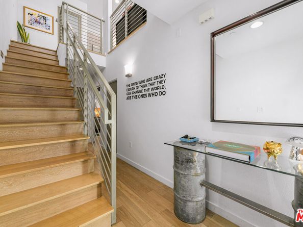 6733 W Hepburn Way, Los Angeles CA 90038