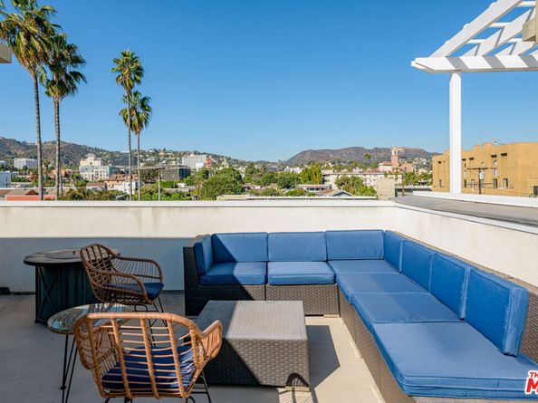 6733 W Hepburn Way, Los Angeles CA 90038