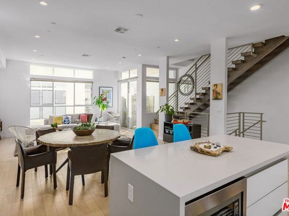 6733 W Hepburn Way, Los Angeles CA 90038
