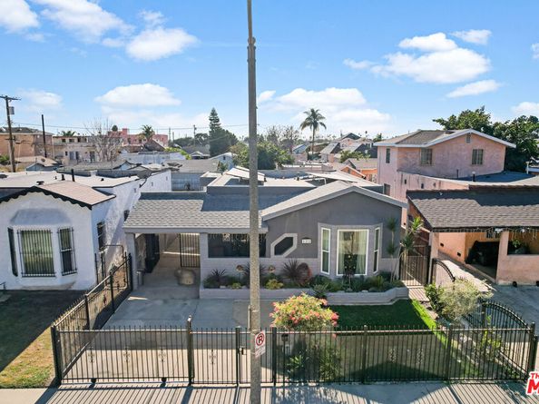 122 W 69th Street, Los Angeles CA 90003