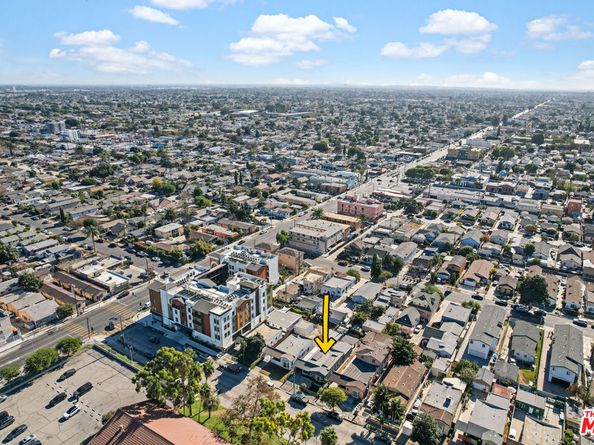 122 W 69th Street, Los Angeles CA 90003