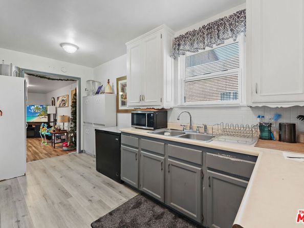 122 W 69th Street, Los Angeles CA 90003