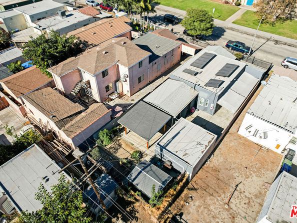 122 W 69th Street, Los Angeles CA 90003