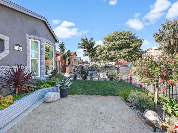 122 W 69th Street, Los Angeles CA 90003