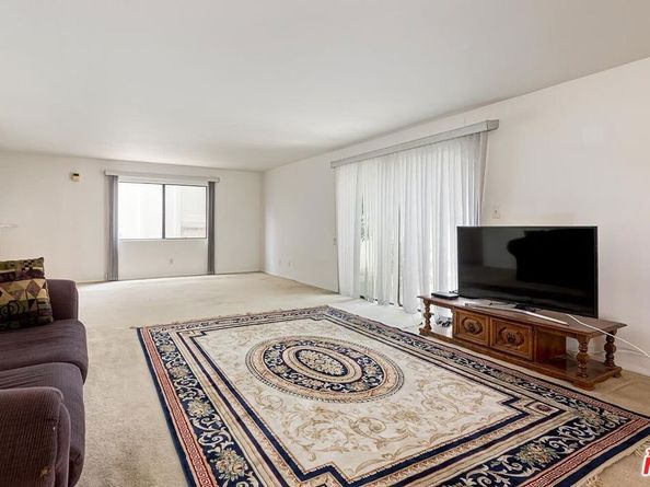 3417 Oakmont View Drive, Glendale CA 91208