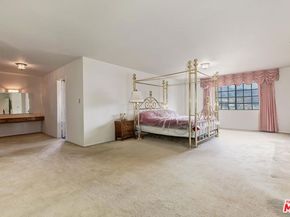 3417 Oakmont View Drive, Glendale CA 91208