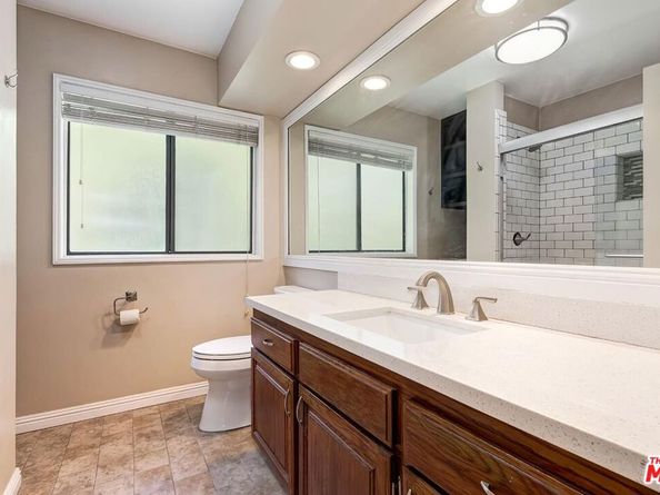 3417 Oakmont View Drive, Glendale CA 91208