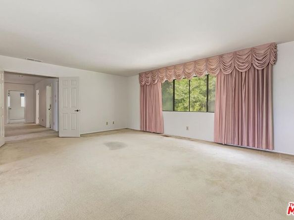 3417 Oakmont View Drive, Glendale CA 91208