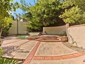 3417 Oakmont View Drive, Glendale CA 91208