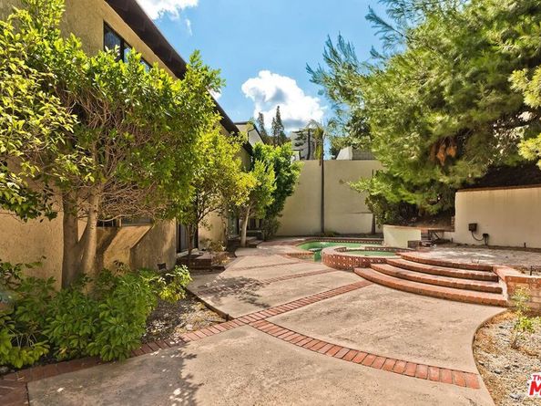 3417 Oakmont View Drive, Glendale CA 91208