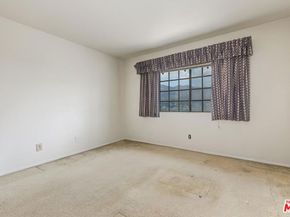 3417 Oakmont View Drive, Glendale CA 91208