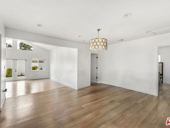 4223 Edgehill Drive, Los Angeles CA 90008