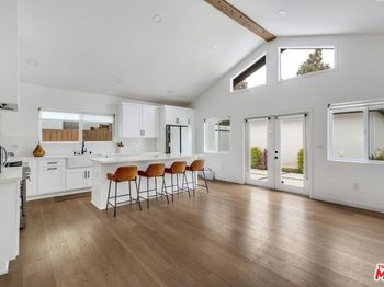 4223 Edgehill Drive