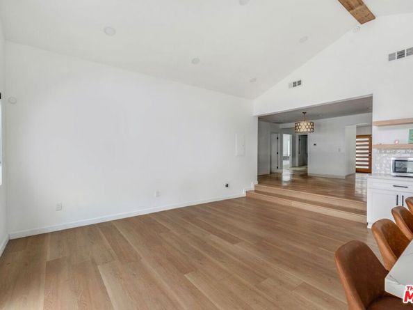4223 Edgehill Drive, Los Angeles CA 90008