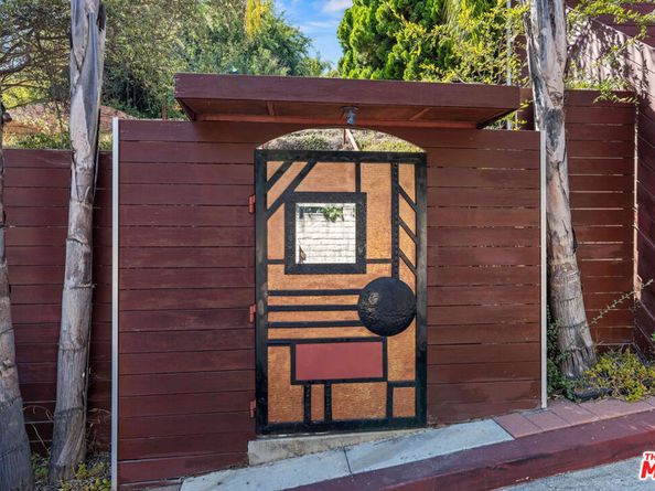 2222 Bancroft Avenue, Los Angeles CA 90039