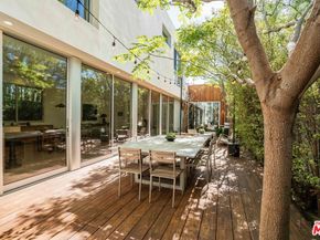 2000 Walnut Avenue, Venice CA 90291