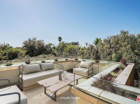 2000 Walnut Avenue, Venice CA 90291