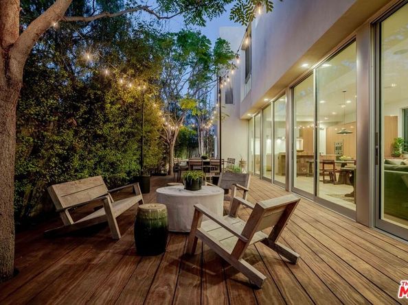 2000 Walnut Avenue, Venice CA 90291