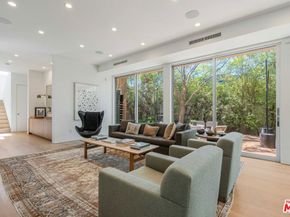 2000 Walnut Avenue, Venice CA 90291